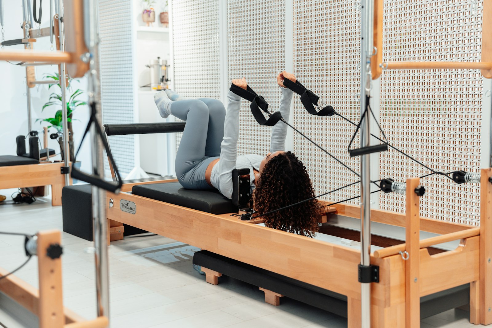Elena Radu, instructor reformer & mat